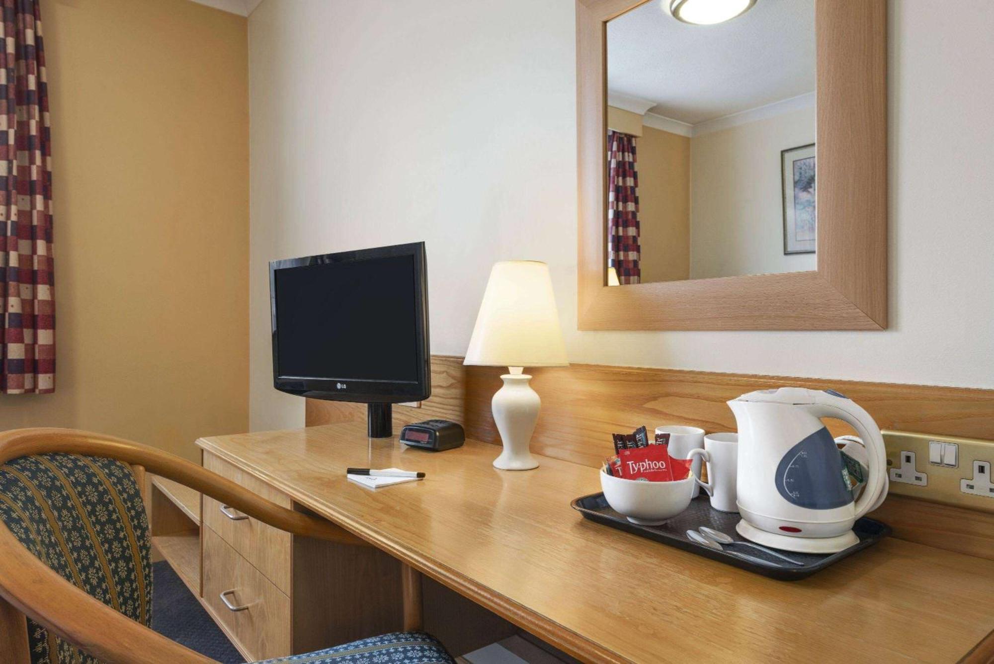 Days Inn Watford Gap クリック エクステリア 写真