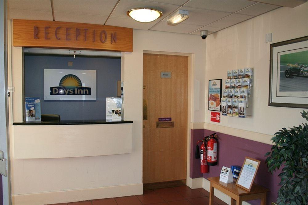 Days Inn Watford Gap クリック エクステリア 写真