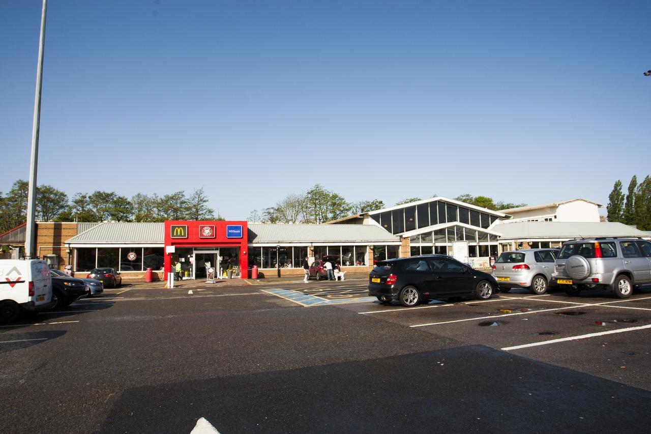Days Inn Watford Gap クリック エクステリア 写真
